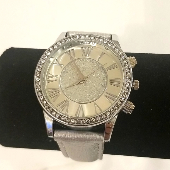 Accessories - BLING and FLASHY Silver Rhinestone Ladies Watch